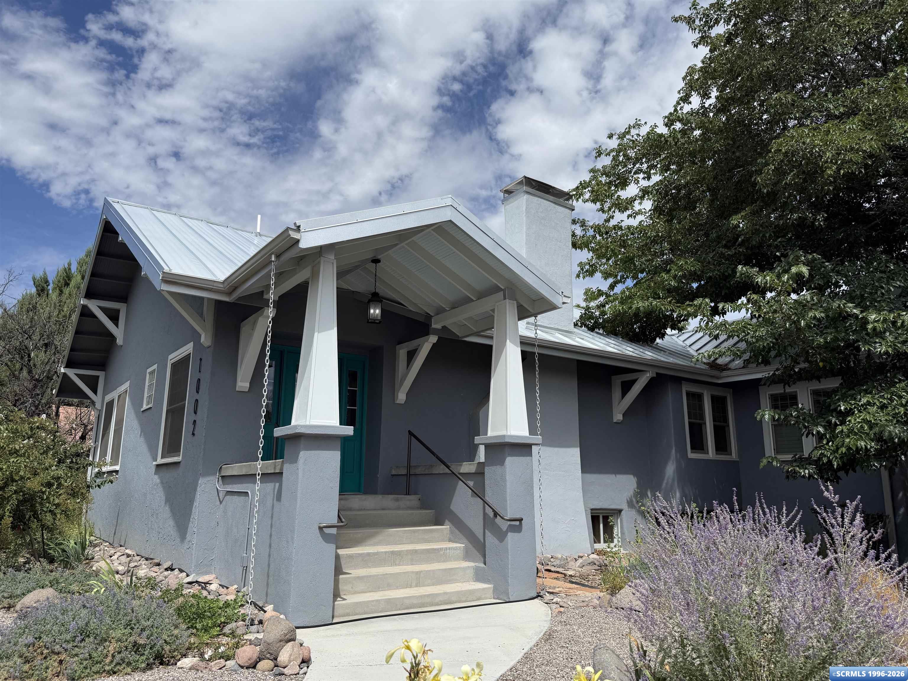 1002 Santa Rita Street